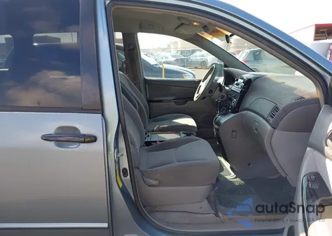 2005 Toyota Sienna Le из США, поврежденный, VIN 5TDZA23CX5S321649